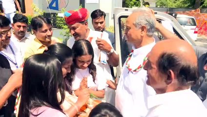 मुख्यमंत्री ने किया विद्यार्थियों से किया संवाद