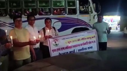 एक हाथ में उम्मीद और एक हाथ में आक्रोश का कैंडल मार्च