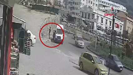 Nefes borusunu tıkayan ekmek heimlich manevrasıyla çıkarılıp kalp masajıyla hayata döndürüldü