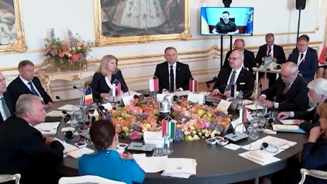 Zelenski dice que 80 localidades están bajo el agua tras la destrucción de la presa