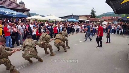 (VIDEO) Srbi sa Kosova i Amerikanci iz KFOR-a odmjerili snage u potezanju konopca