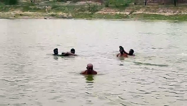 दो मासूम बच्चे तालाब में डूबे, मातम छाया