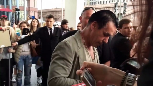 Le ministre d'État allemand a demandé des éclaircissements sur les allégations de harcèlement sexuel contre le chanteur de Rammstein