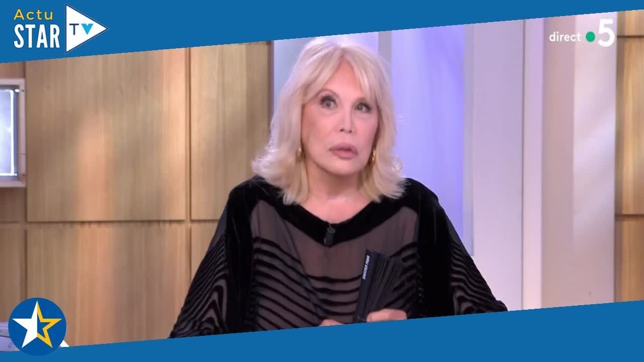 "Ça m'a beaucoup servie" : Amanda Lear fait des confidences inattendues sur les rumeurs concernant s