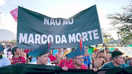 Indígenas marchan en Brasilia antes de juicio por el futuro de sus tierras