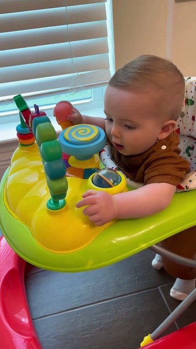 10 month cute baby talk to Dada