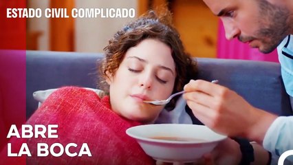 Can Dio De Comer A Aysegul Con Las Manos - Estado Civil_ Complicado