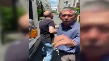 Küçükçekmece'de servis aracı sürücüsü kuryeye bıçak çekti