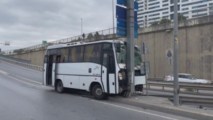 Download Video: İstanbul'da işçi servisinin yaptığı kazada 13 kişi yaralandı