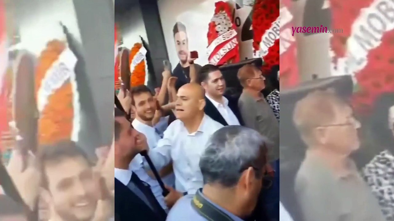 Mustafa Ceceli mağaza açılışına katıldı! Ünlü şarkıcı sevilen parçasını...