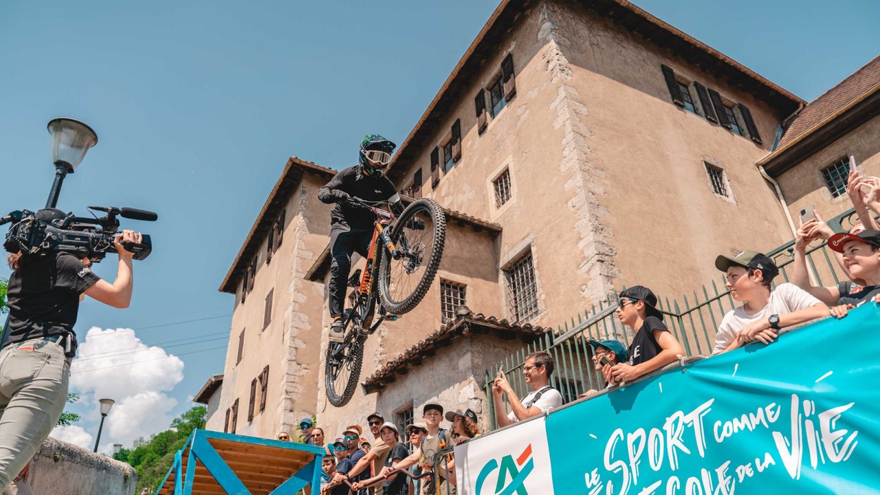 Reportage - La ville fête le vélo avec le Grenoble bike festival