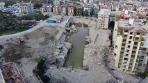 Rönesans Rezidans'ın enkazı suyla doldu