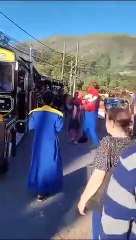 rixa entre super-heróis