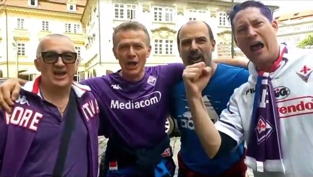 Forza viola, al? , la carica dei tifosi prima della finale contro il West Ham