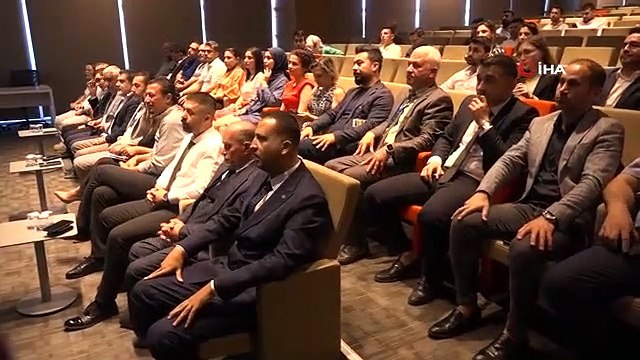 Un symposium sur Le rôle des ressources humaines dans les situations de catastrophe et de crise a eu lieu