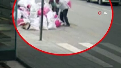 Il a percuté 2 personnes avec sa voiture et s'est enfui comme ça