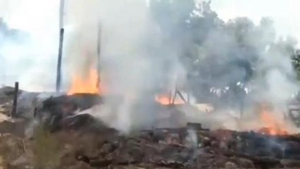 बदायूं: अज्ञात कारणों से झोपड़ियों में आग लगने से मचा हड़कंप