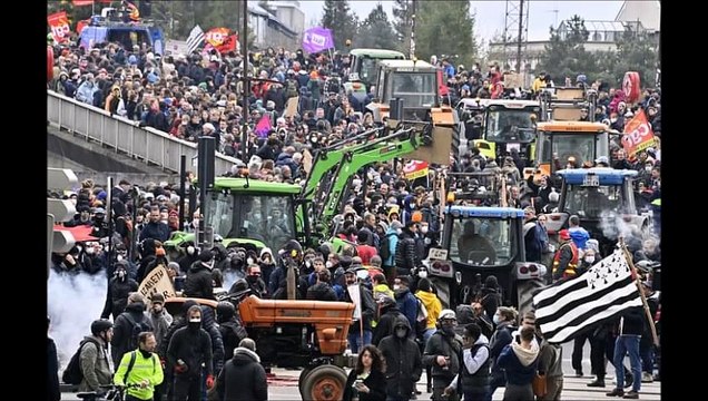 Luttes contre la réforme des retraites en 2023 - Musique : Theahan's favourite / Paddy's polka n°2 (Polkas irlandaises traditionnelles) - Eric : guitares, mandolines.