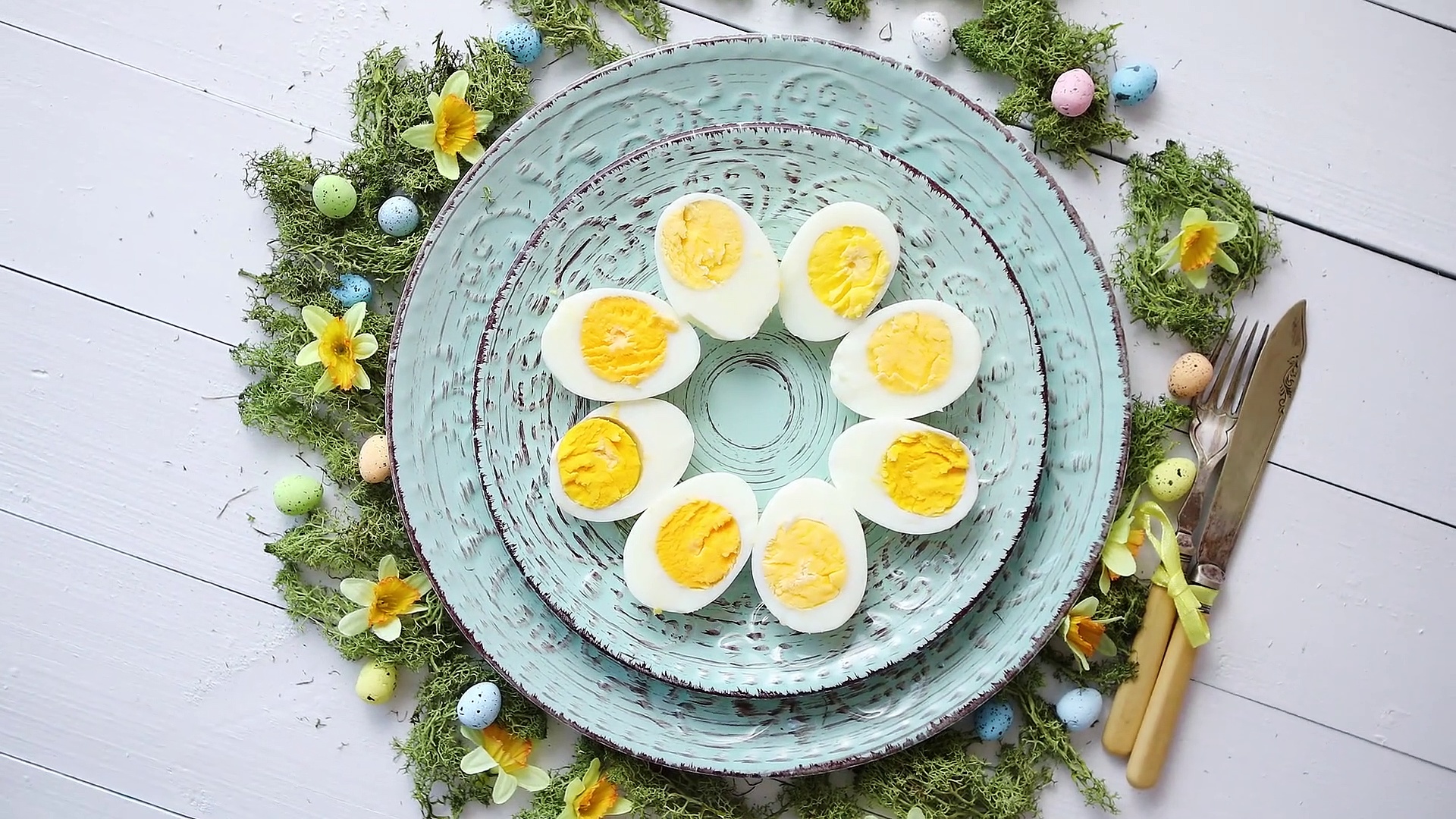 పచ్చి గుడ్డును తినొచ్చా..? తింటే ఏమైనా నష్టముందా..?