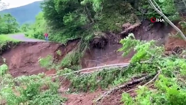 Le nombre de villages dont les routes ont été fermées en raison des inondations à Kastamonu est tombé à 17