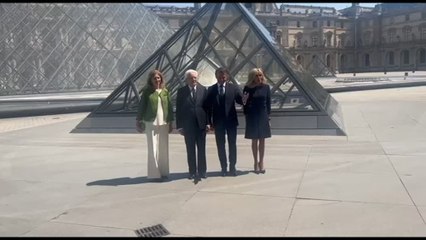 Mattarella al Louvre inaugura con Macron la mostra "Napoli a Parigi"
