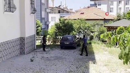 İntihar girişiminde bulunan kadın bıçakla ve taşla saldırdı