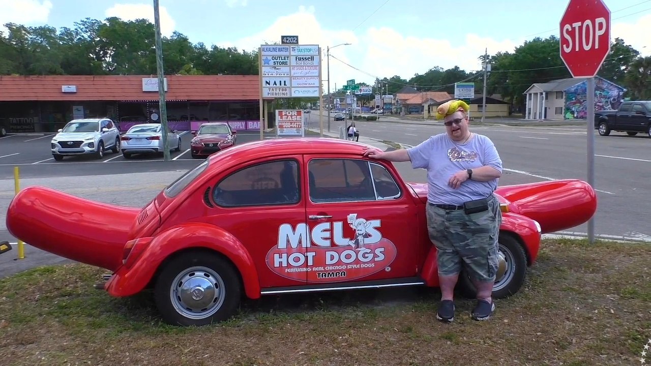 Raw Dogging at Mel's Hot Dogs in Tampa