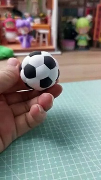 How to Make a Mini Football - Football Crafts - DIY Crafts - 5 Minutes Crafts