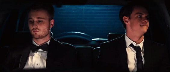 Papercut 🎬: A Heartfelt Gay Short Film About Love and Expectations