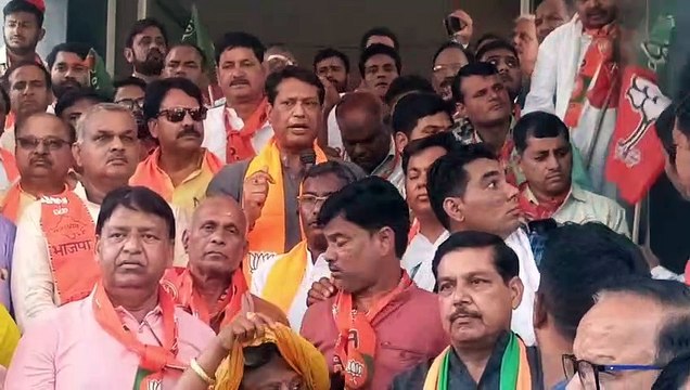 करोड़ों से शहर चमकाने का ठेका...लेकिन सड़ रहे गली-मोहल्ले
