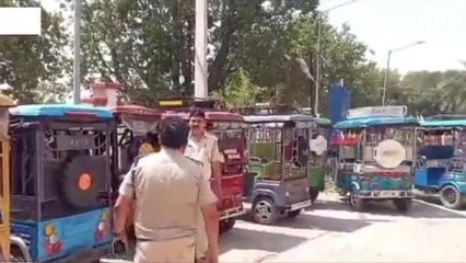 जमुई में अवैध रूप से चल रहे ई-रिक्शा चालकों पर परिवहन विभाग ने की कार्रवाई, देखिये खबर