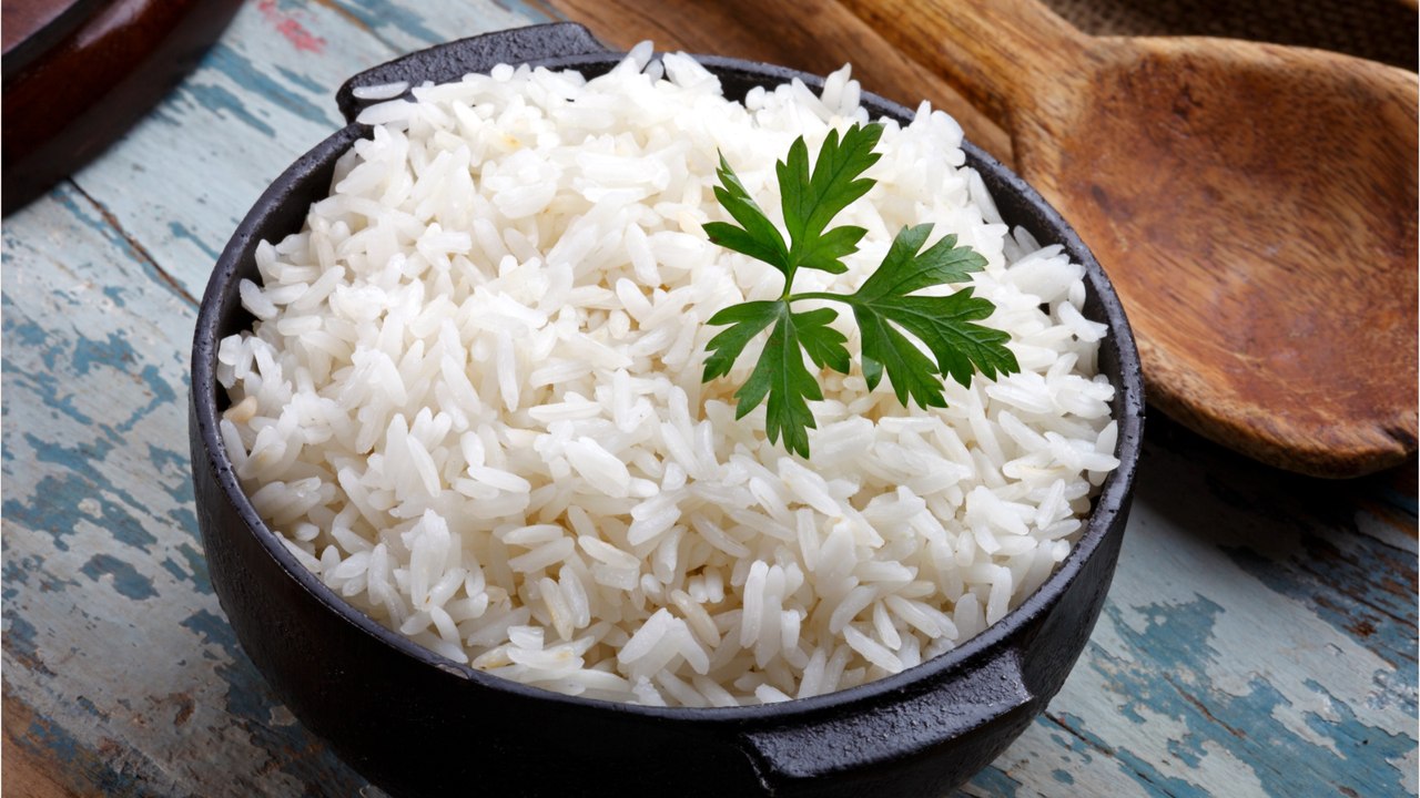Vorsicht: Wer Reisgerichte aufwärmt, riskiert Erbrechen oder Durchfall