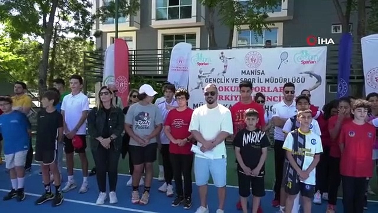 Le championnat de Turquie de tennis des stars du sport scolaire a débuté à Demirci