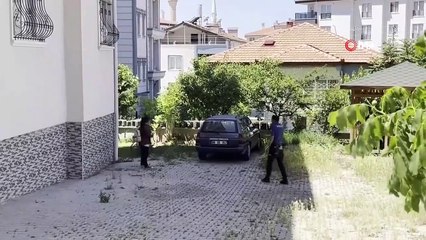 Des femmes ont tenté de se suicider avec un couteau à Aksaray pourchassées par des policiers et des journalistes