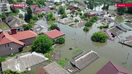 Kahovka Barajı yakınlarında yerleşim yerleri su altında