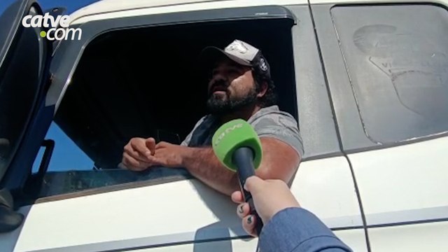 Pareceu uma cena de filme conta motorista que viu bitrem tombar no Trevo Cataratas