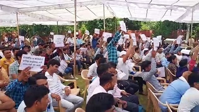 - शिक्षा मंत्री ने गिनाई सरकार की खूबियां तो बेरोजगार ने पेपर लीक के नारे लगाए