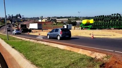 Fluxo é liberado no Trevo Cataratas após retirada de carreta