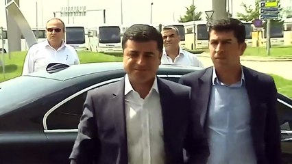 下载视频: Selahattin Demirtaş a-t-il été acquitté ? Quelle est la décision de la CEDH concernant Selahattin Demirtaş ?