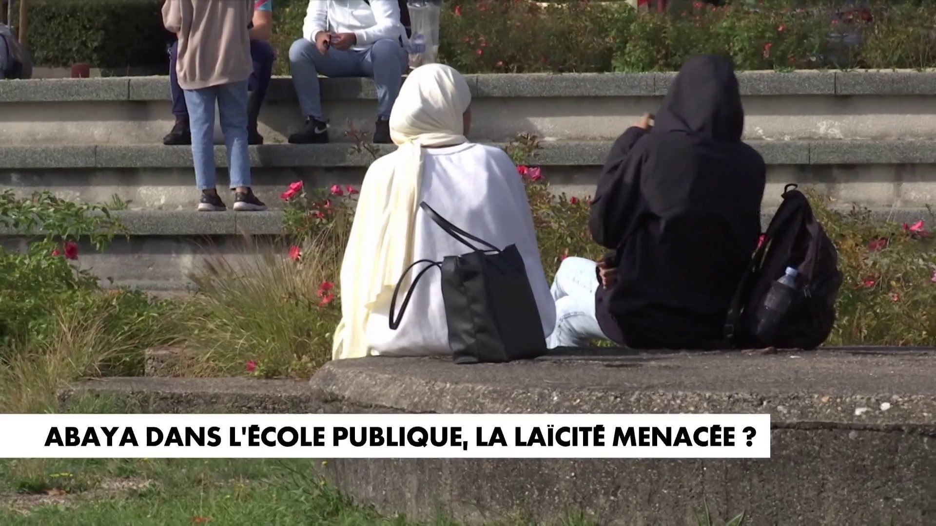 Abaya dans l'école publique, la laïcité menacée ? - Vidéo Dailymotion