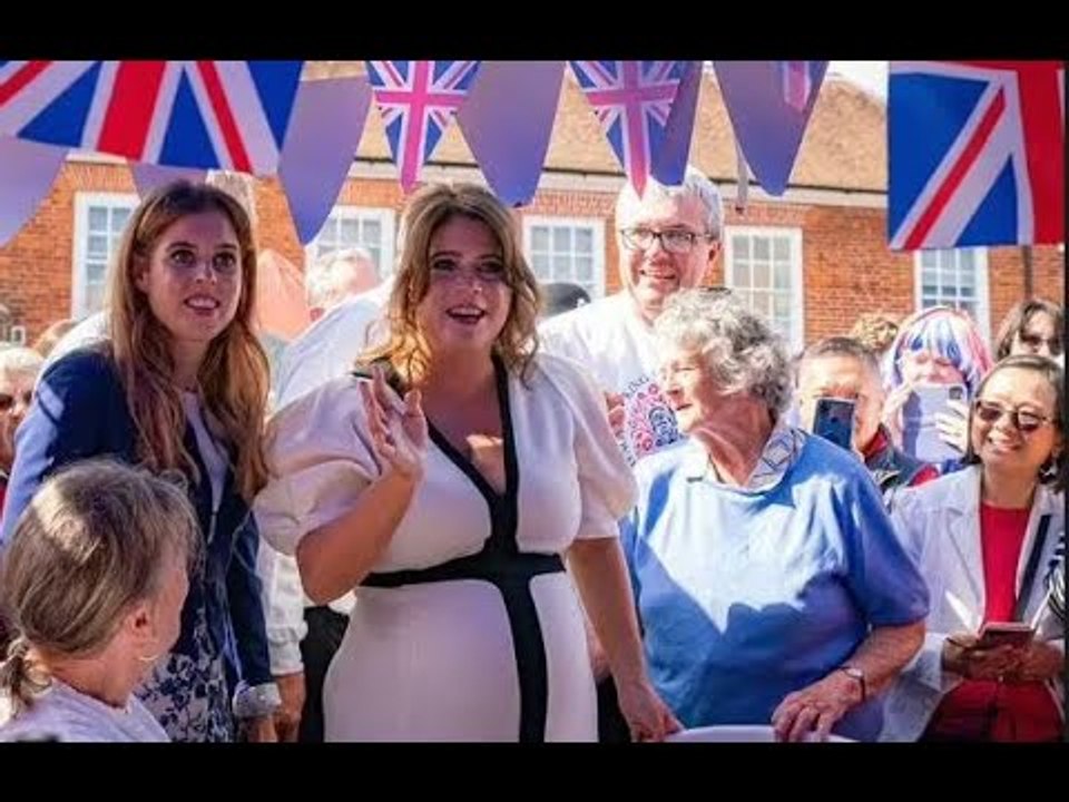 Eugenie e Beatrice "non sono abbastanza popolari" per aiutare il principe Andrew a riabilitare la su