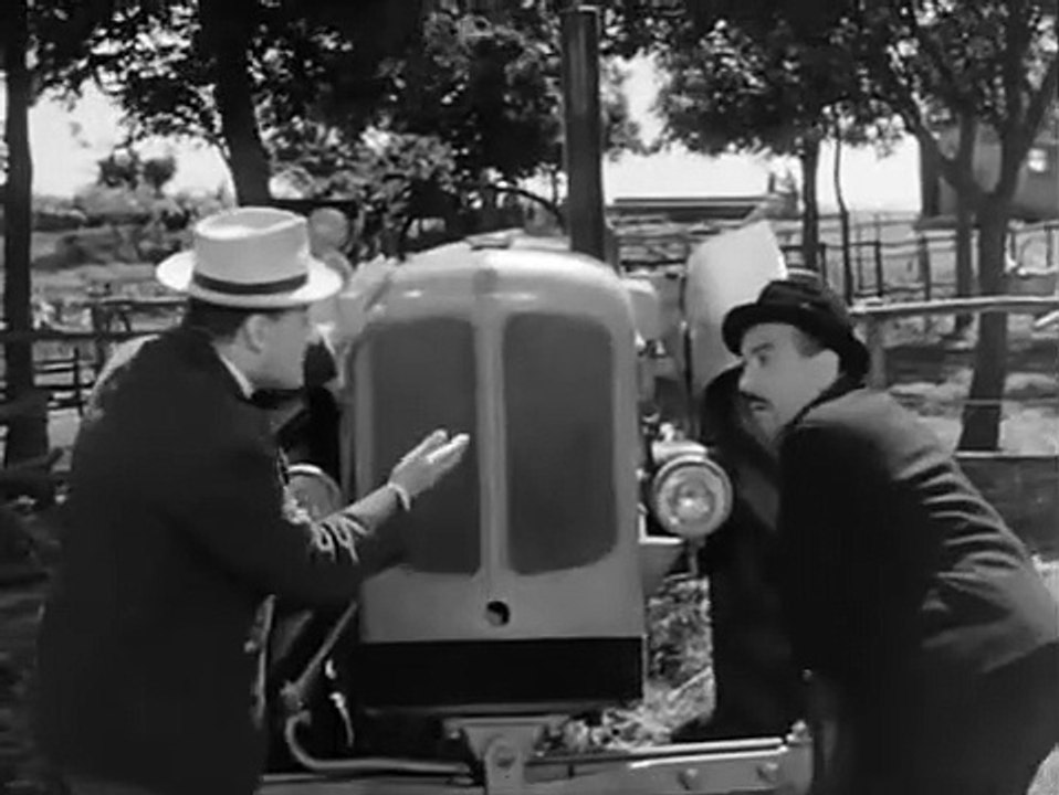Totò, Peppino e l'acquisto del trattore, la memorabile scena
