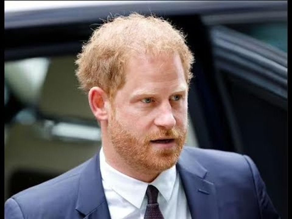 Harry affirme que les tabloïds "veulent qu'il soit célibataire" et ont tenté de rompre ses relations