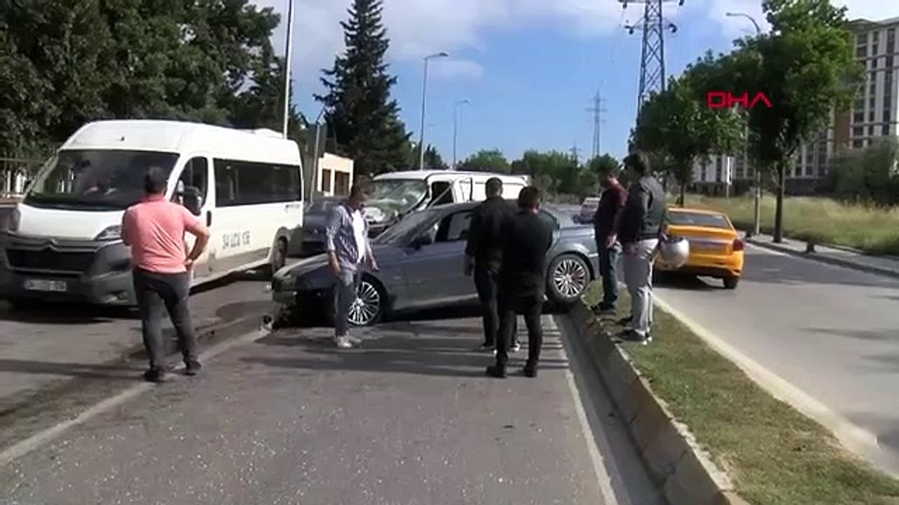 Collision frontale à Sancaktepe： 4 blessés
