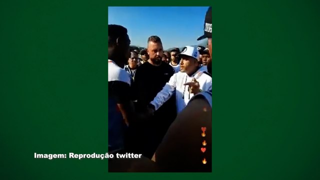 Léo Pelé sofre cobrança de organizada do Vasco