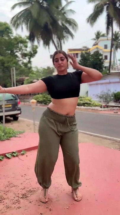 Dans Eden Güzel Kadın #2