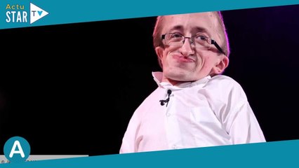 Mort de Guillaume Bats : quand l’humoriste évoquait “la grande tristesse de sa vie”