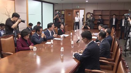 與, 선관위 항의 방문...위원 전원 사퇴·감사 수용 촉구 / YTN