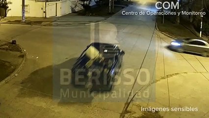 Berisso: chocó una camioneta que llevaba un hombre en la caja