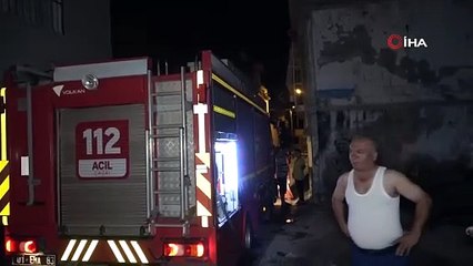 Adana’da park halindeki çekici yanarak kül oldu